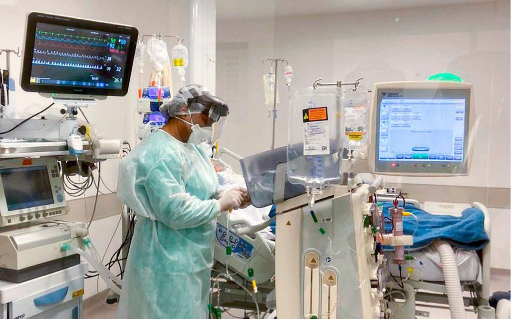 Reinfecção de trabalhadores da saúde por Covid-19 alerta especialistas